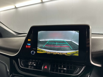 Used Toyota C-HR 2023 for sale - 77590735: Photo