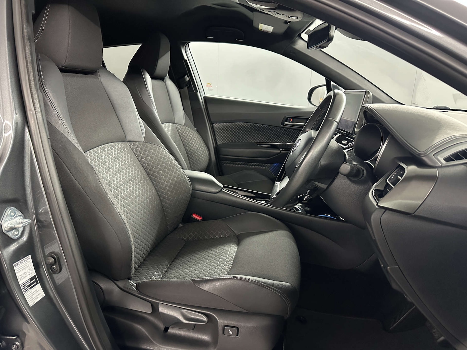 Used Toyota C-HR 2022 for sale - 77745556: Photo 10