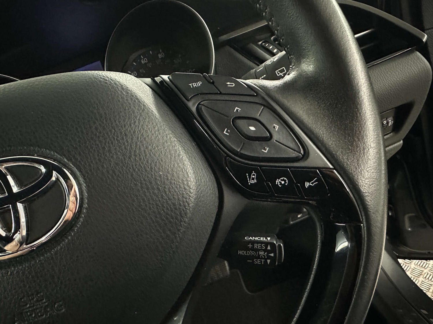 Used Toyota C-HR 2022 for sale - 77745556: Photo 17