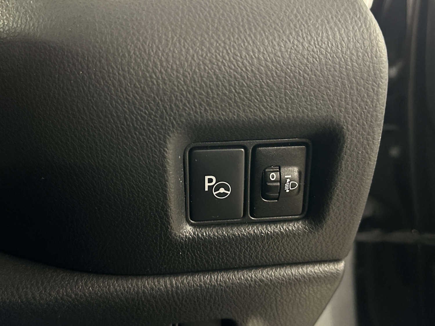 Used Toyota C-HR 2022 for sale - 77745556: Photo 19