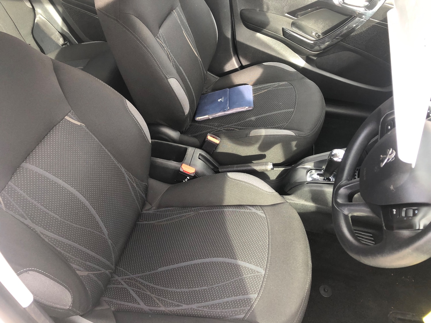 Used Peugeot 208 2013 for sale - 77820005: Photo 8