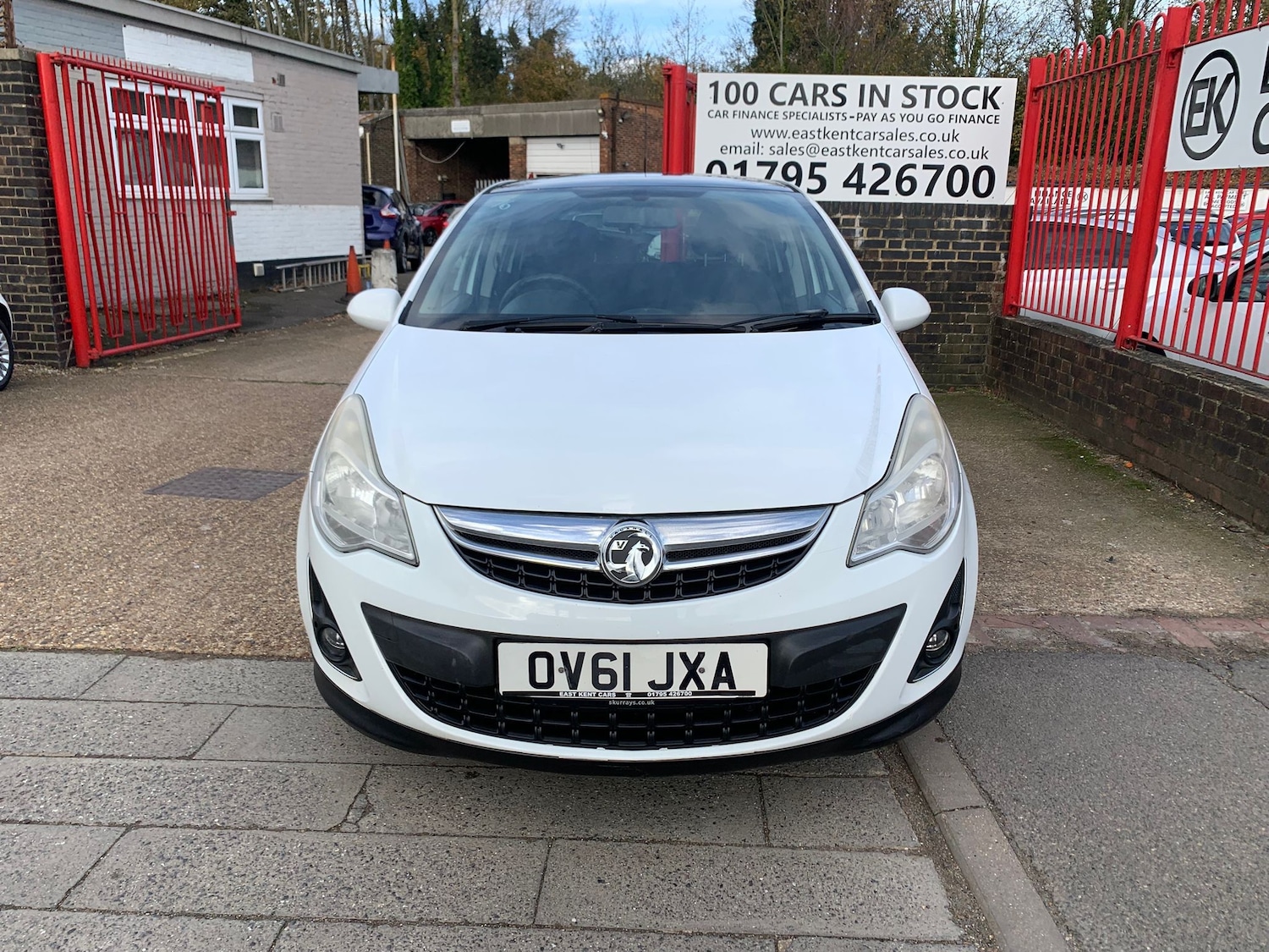 Used Vauxhall Corsa 2011 for sale - 76577433: Photo 2