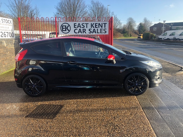 Used Ford Fiesta 2015 for sale - 73546486: Photo 4