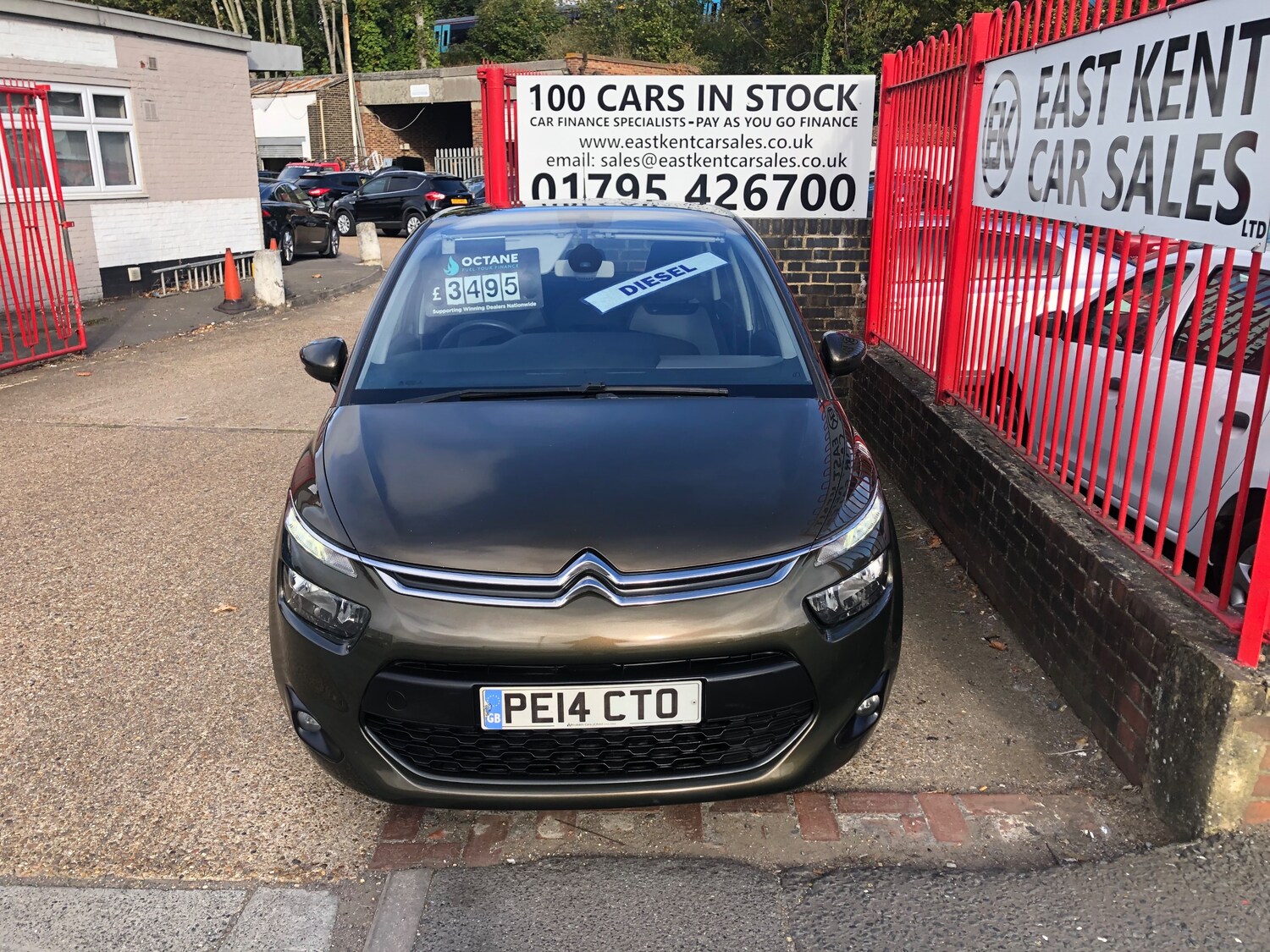 Used Citroen C4 Picasso 2014 for sale - 76253165: Photo 2
