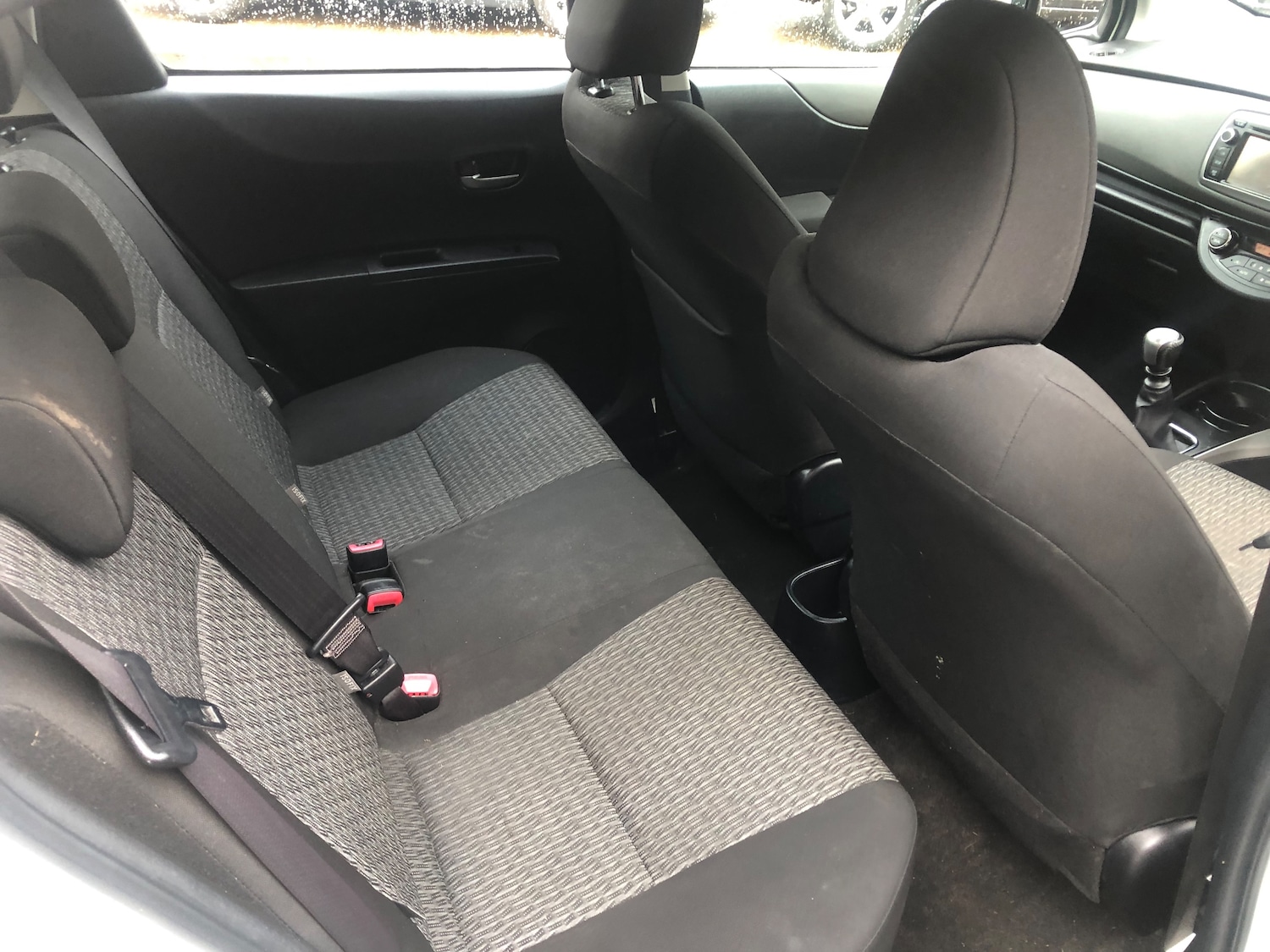 Used Toyota Yaris 2014 for sale - 77542610: Photo 11