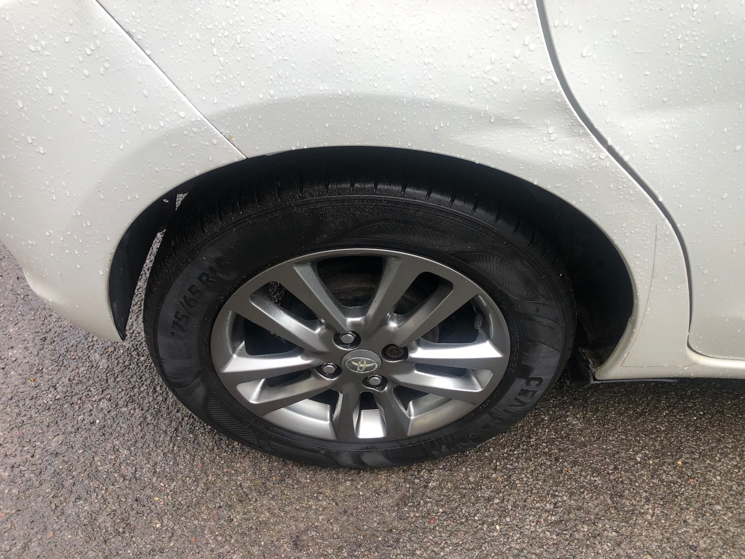 Used Toyota Yaris 2014 for sale - 77542610: Photo 12