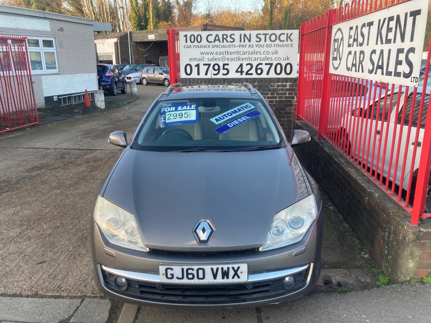 Used Renault Laguna 2010 for sale - 76896388: Photo 2