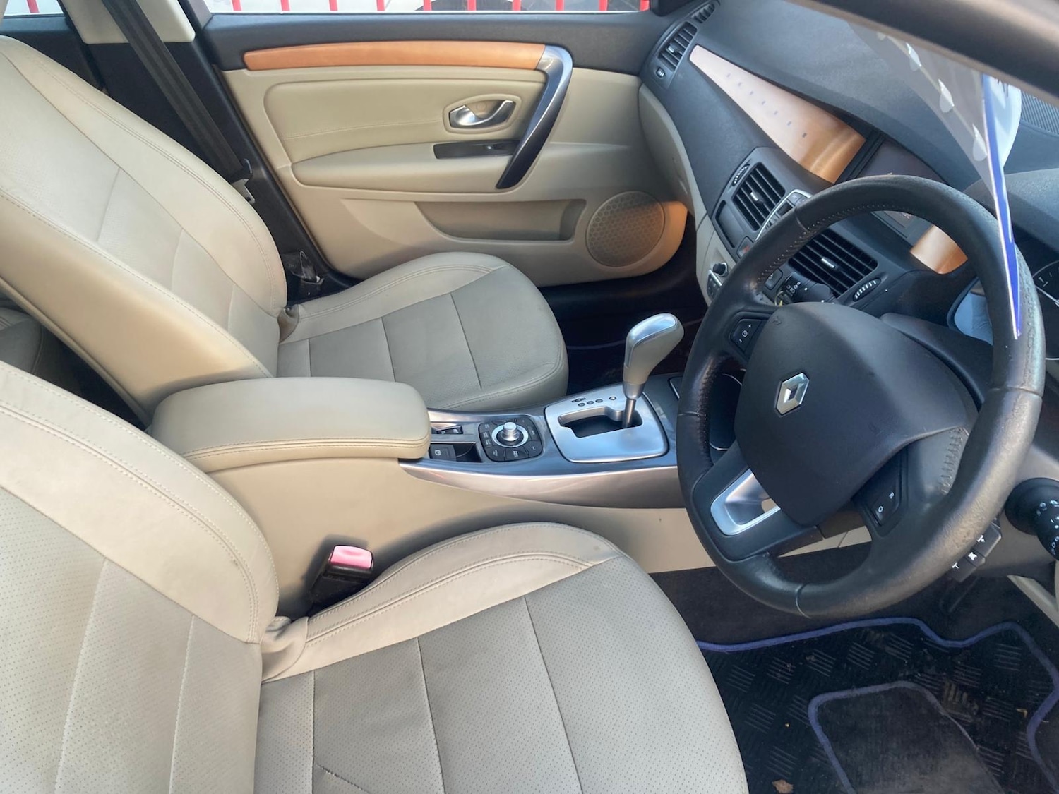 Used Renault Laguna 2010 for sale - 76896388: Photo 8