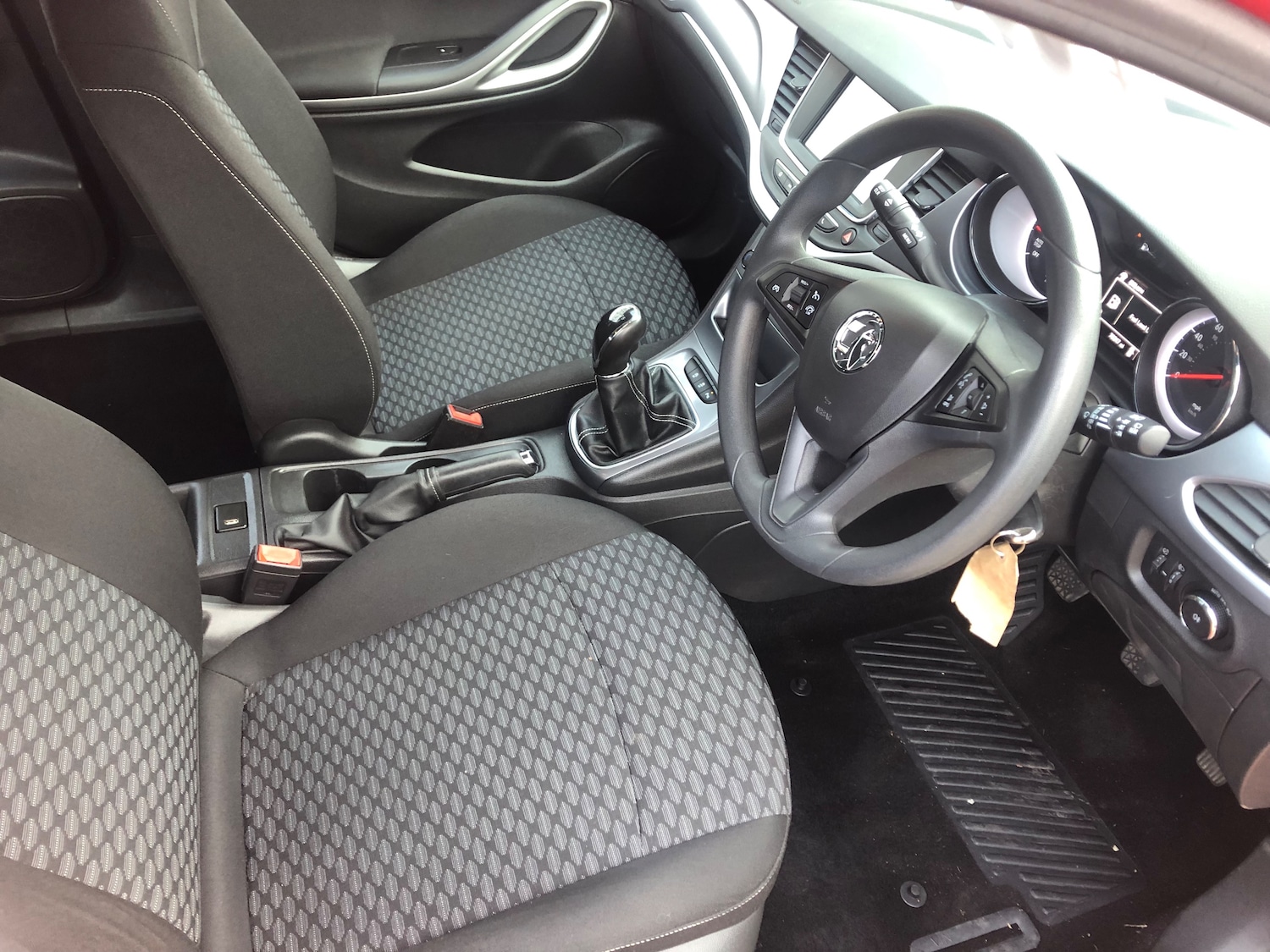 Used Vauxhall Astra 2017 for sale - 76949808: Photo 8