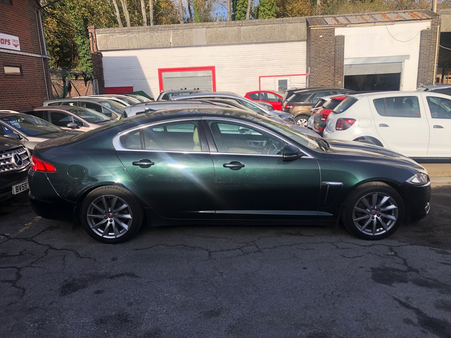 Used Jaguar XF 2014 for sale - 76531530: Photo 2