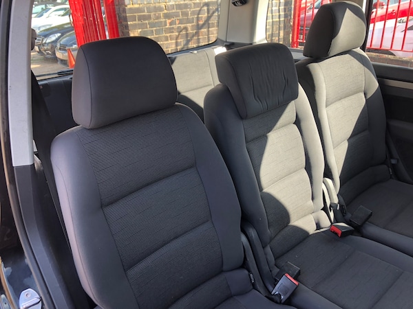 Used Volkswagen Touran 2010 for sale - 73264401: Photo 12