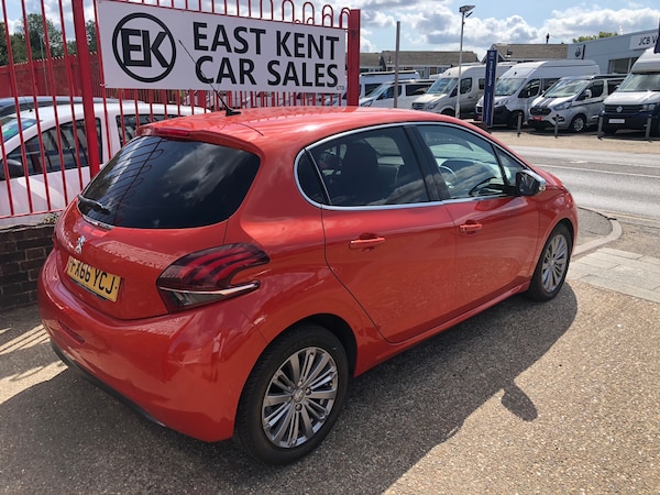 Used Peugeot 208 2017 for sale - 75261428: Photo 6