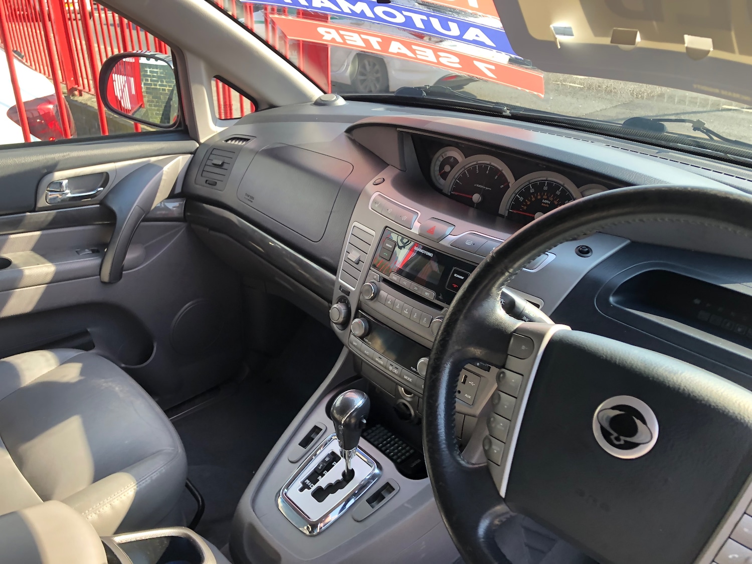 Used Ssangyong Turismo 2014 for sale - 77951677: Photo 9