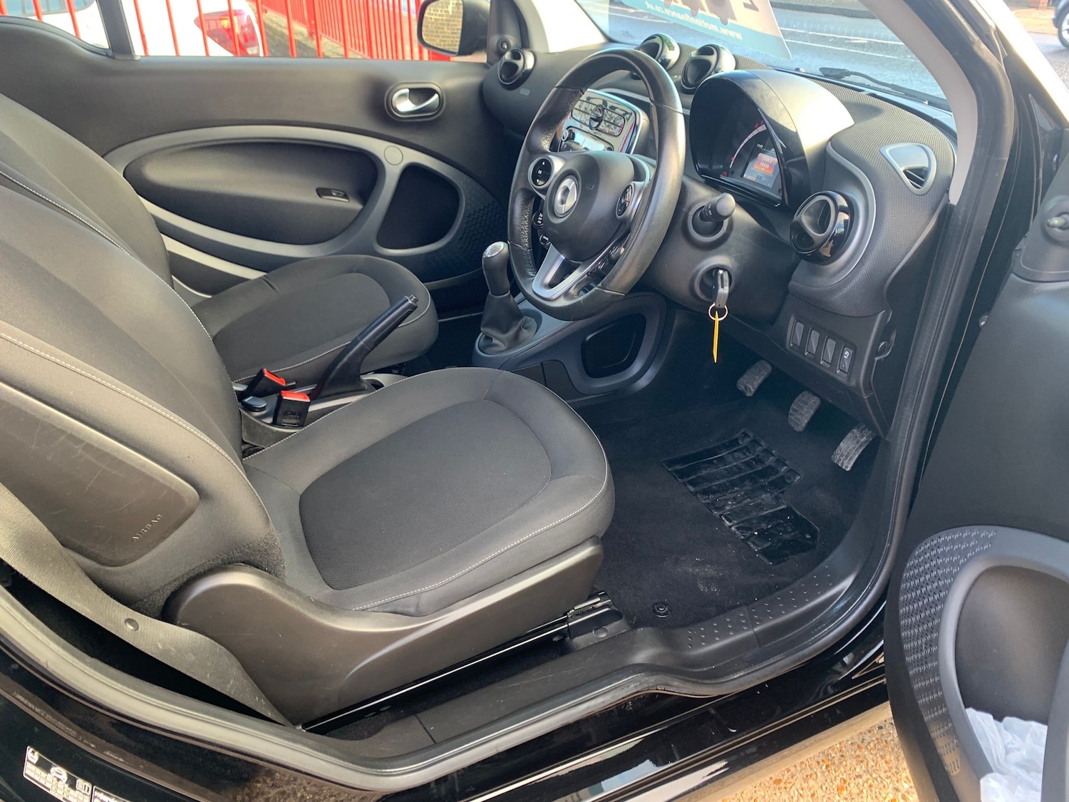 Used smart fortwo 2018 for sale - 76980009: Photo 8