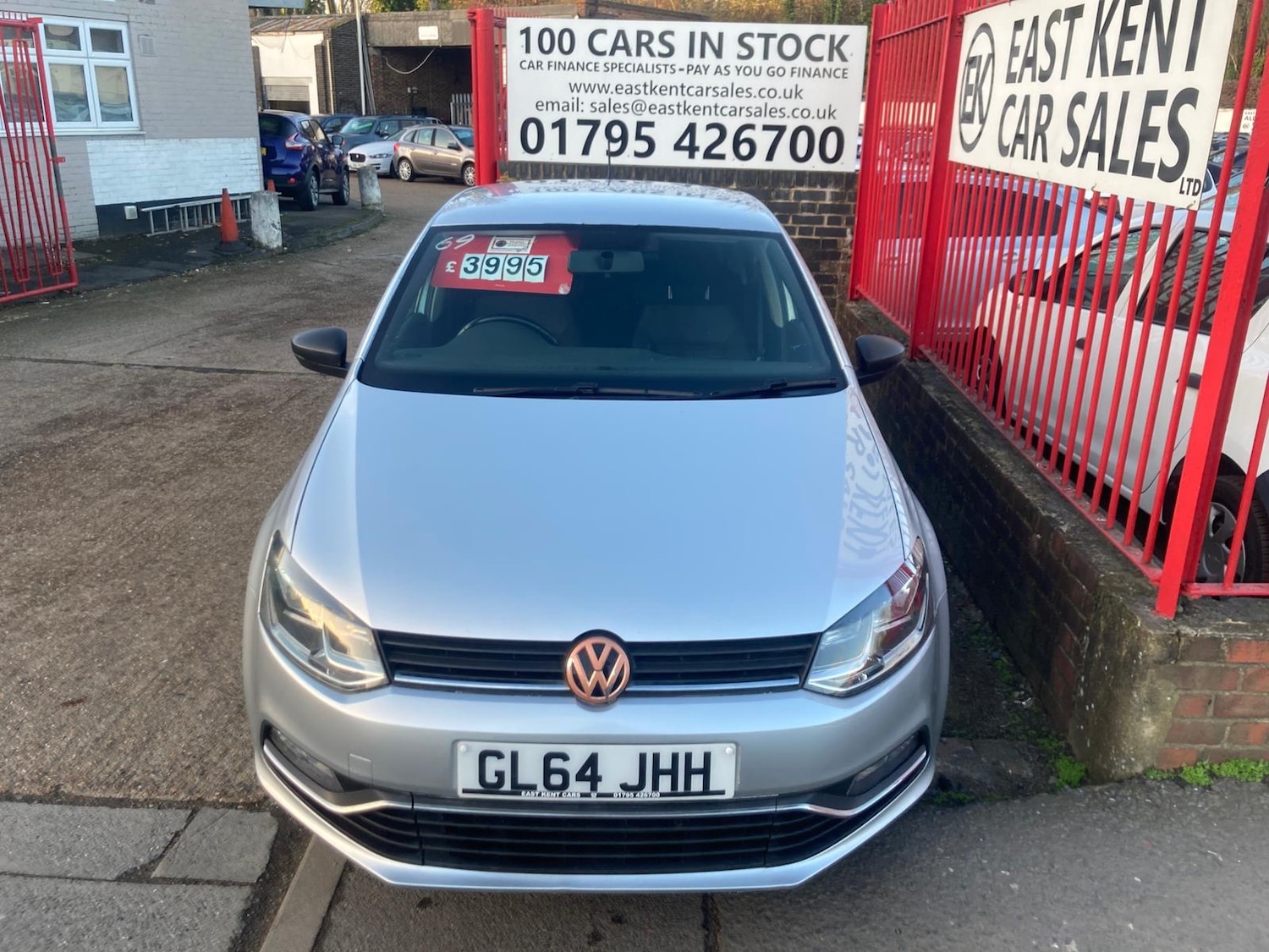 Used Volkswagen Polo 2014 for sale - 76896389: Photo 2