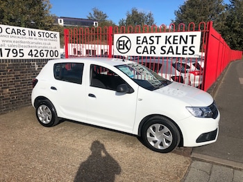 Used Dacia Sandero 2017 for sale - 76292887: Photo