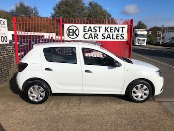 Used Dacia Sandero 2017 for sale - 76292887: Photo