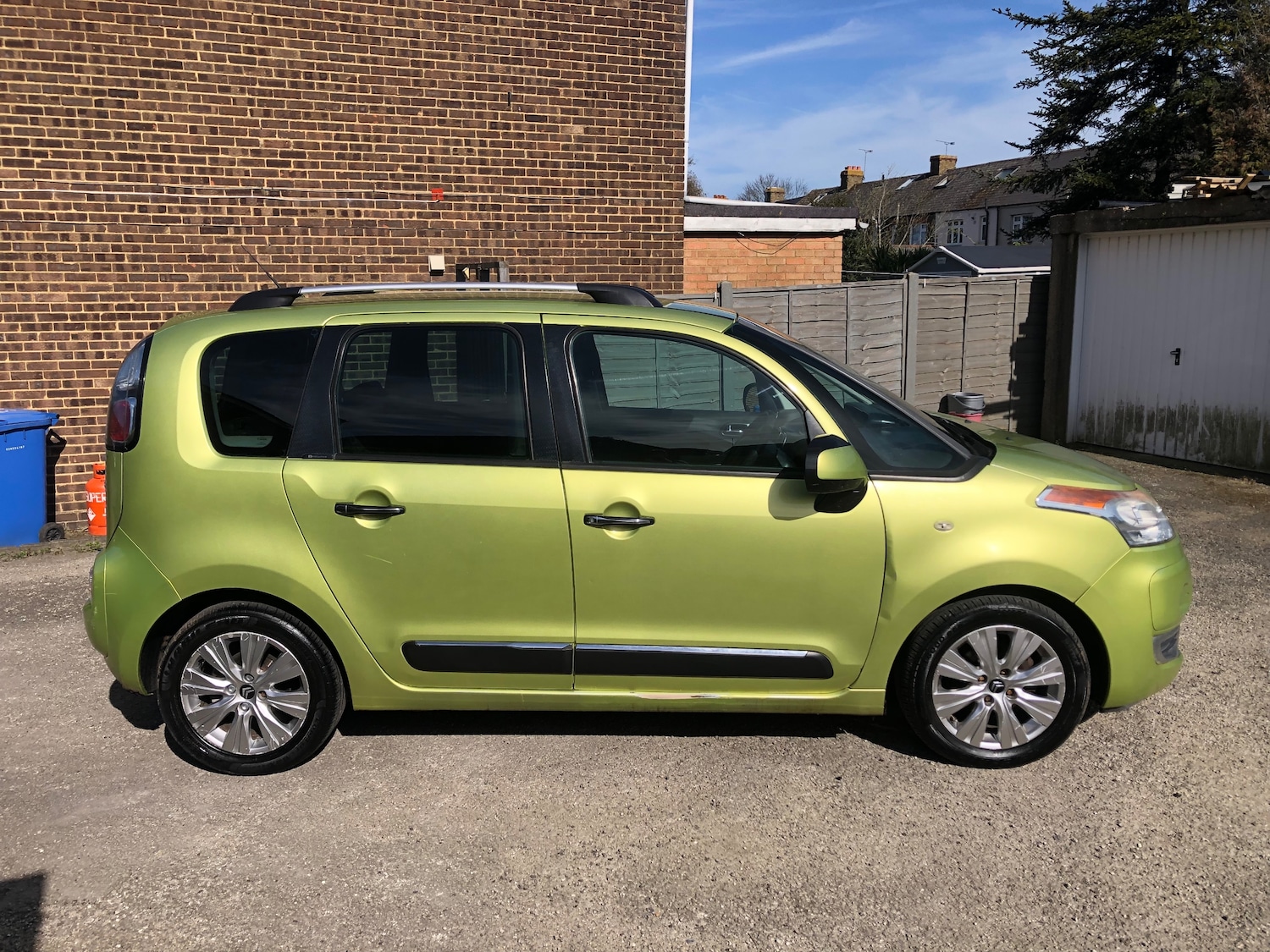 Used Citroen C3 Picasso 2009 for sale - 78029078: Photo 2