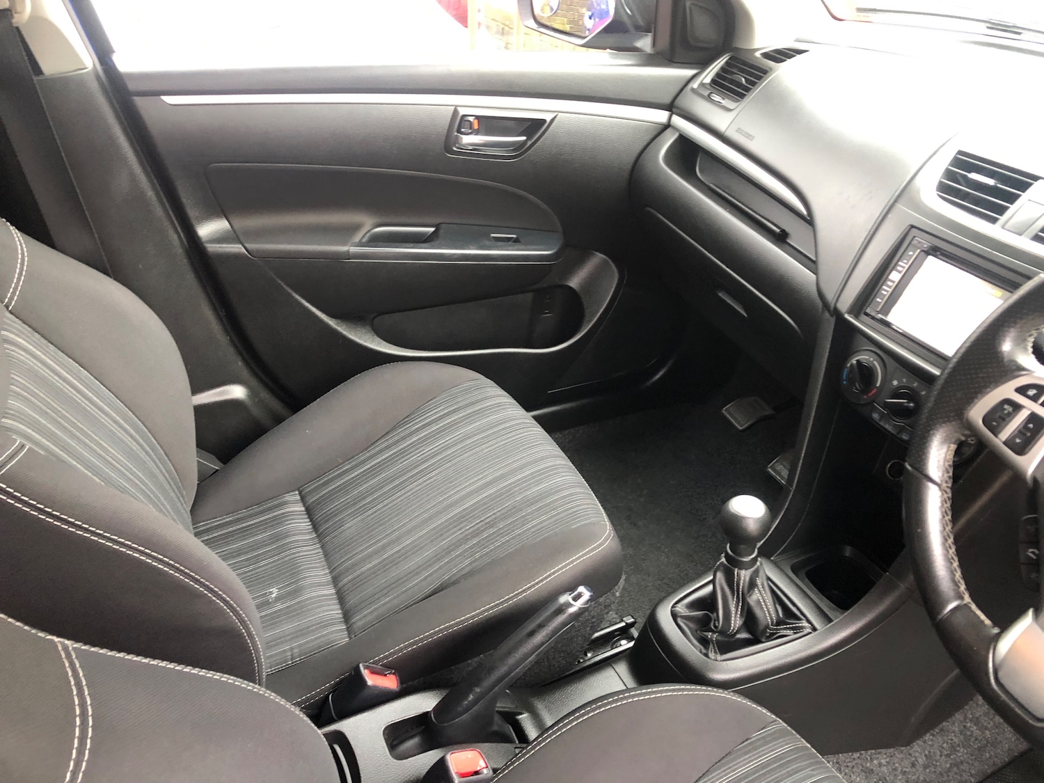 Used Suzuki Swift 2016 for sale - 77493757: Photo 8