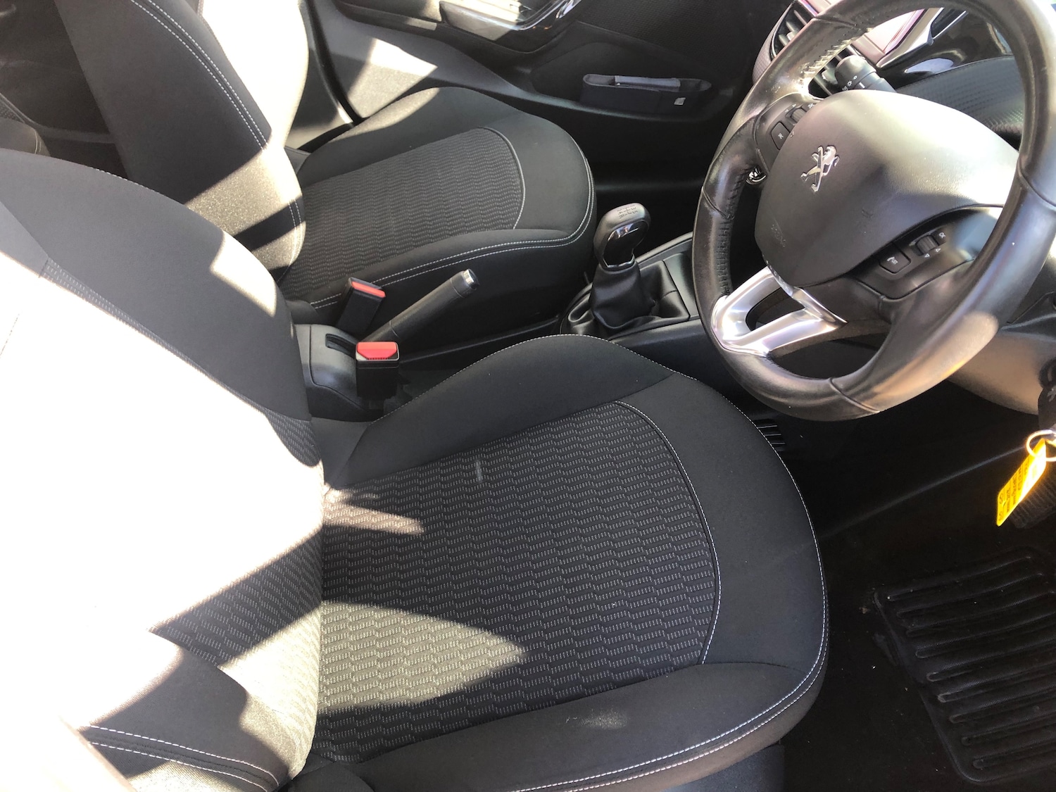 Used Peugeot 208 2017 for sale - 77719043: Photo 8
