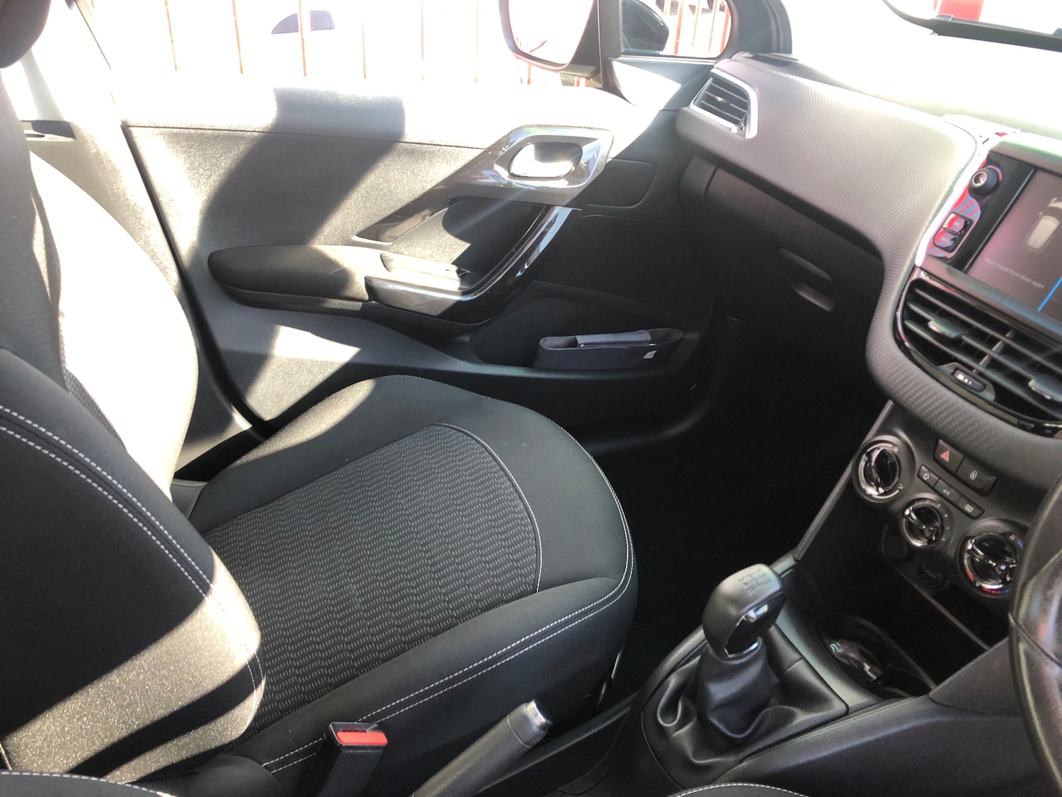 Used Peugeot 208 2017 for sale - 77719043: Photo 9