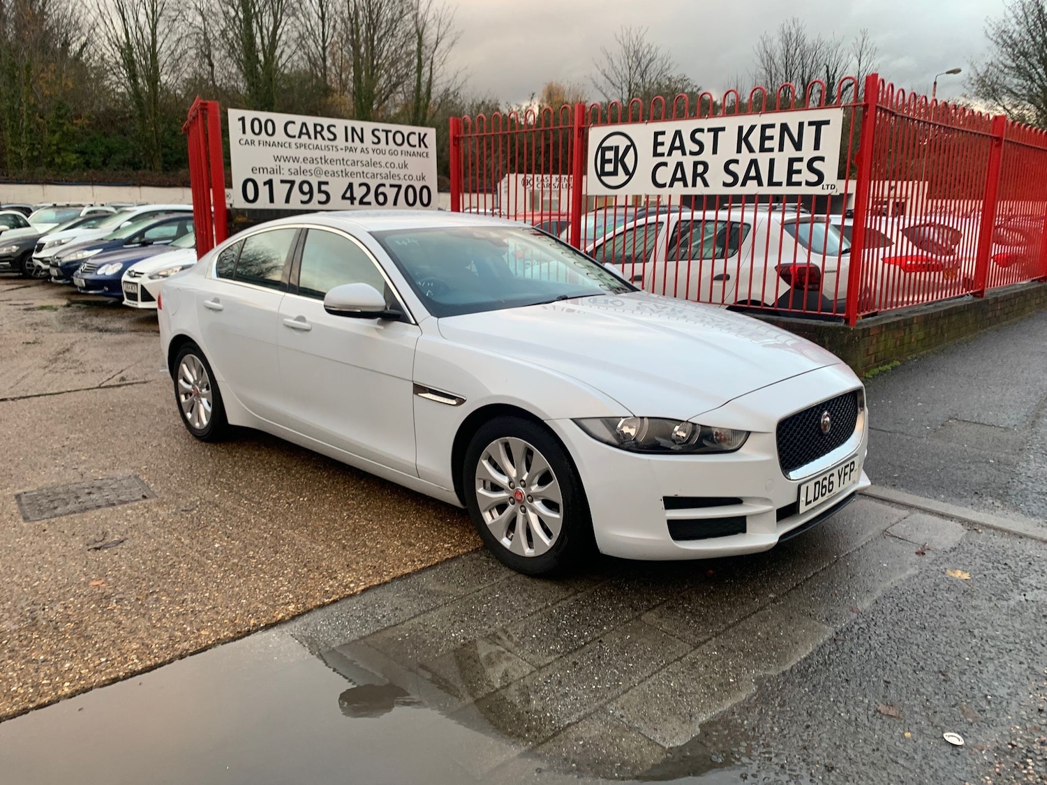 Used Jaguar XE 2016 for sale - 76830833: Photo 1