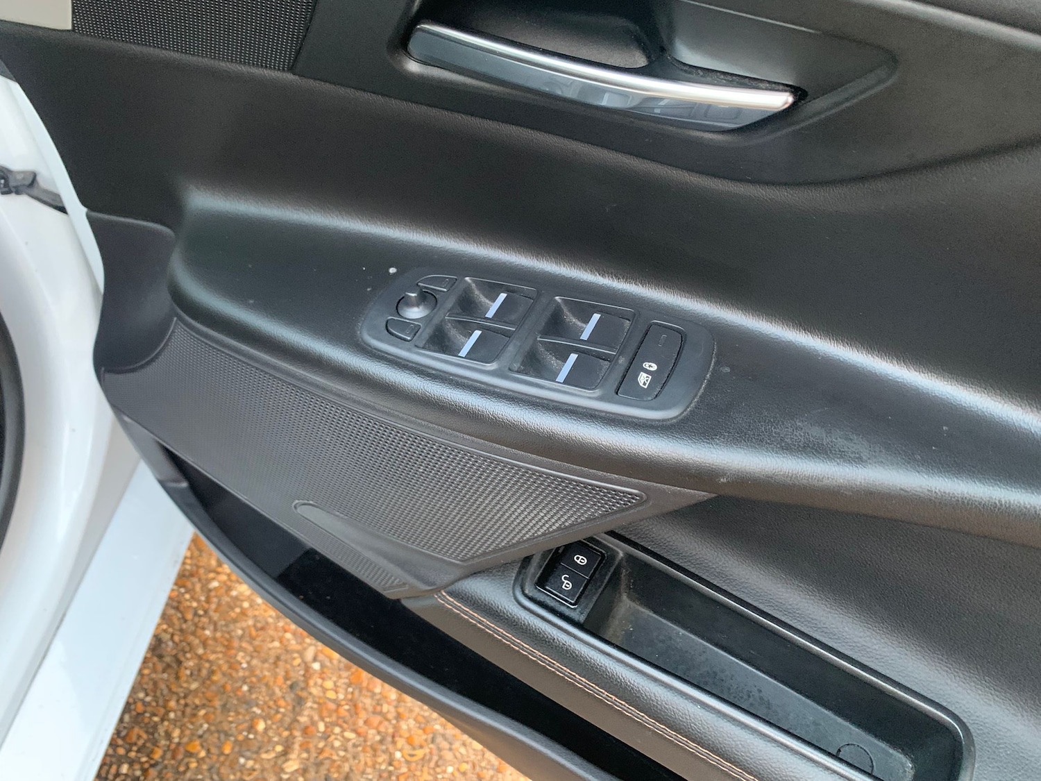 Used Jaguar XE 2016 for sale - 76830833: Photo 10