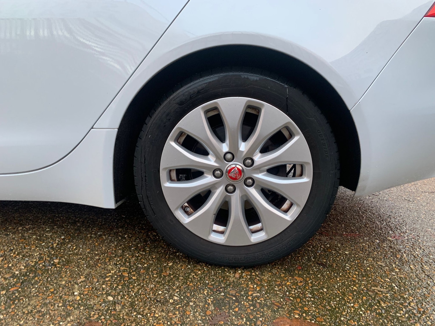 Used Jaguar XE 2016 for sale - 76830833: Photo 15