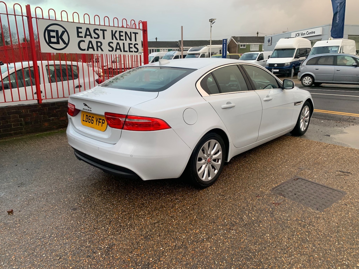 Used Jaguar XE 2016 for sale - 76830833: Photo 5