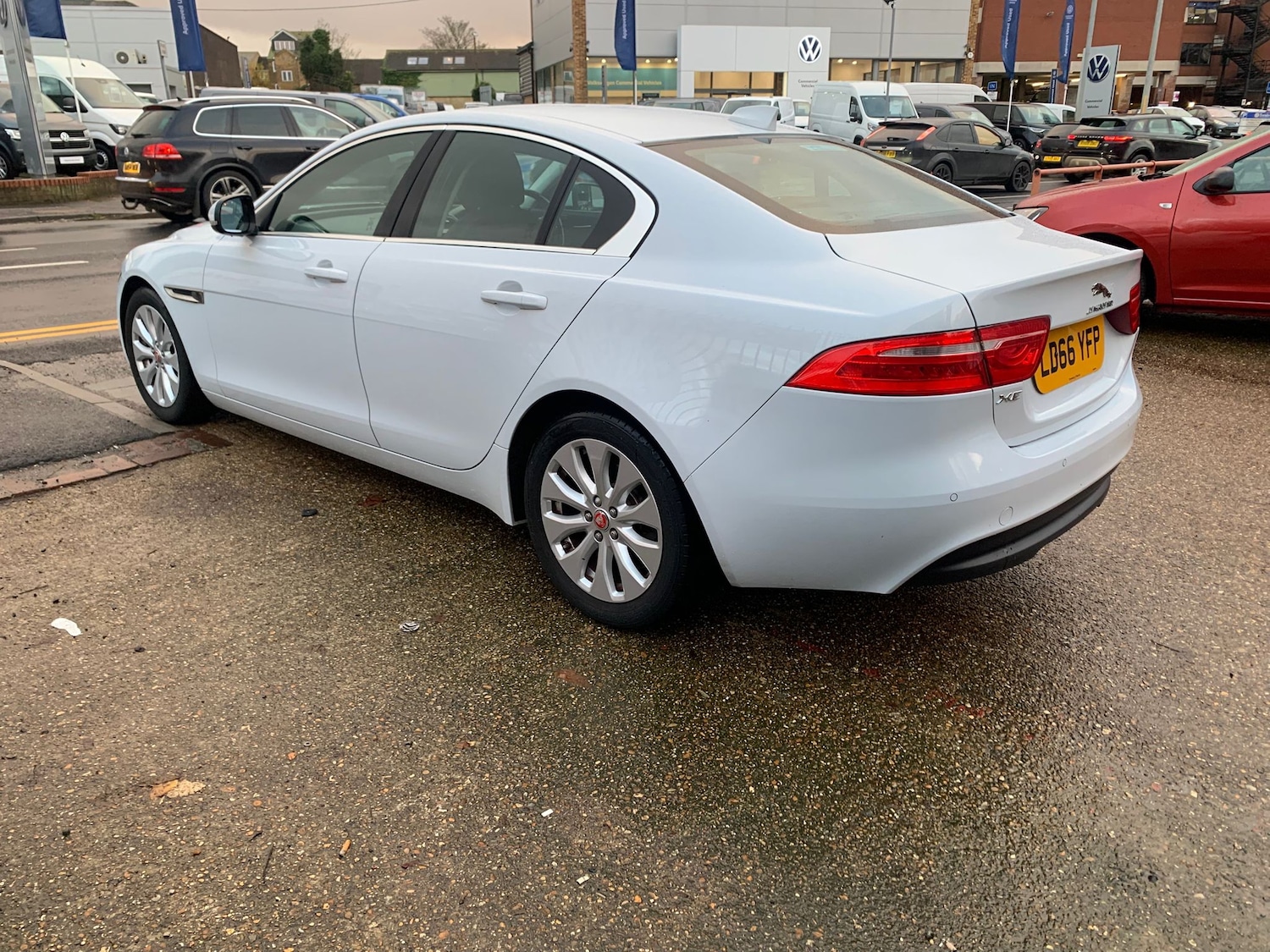 Used Jaguar XE 2016 for sale - 76830833: Photo 7