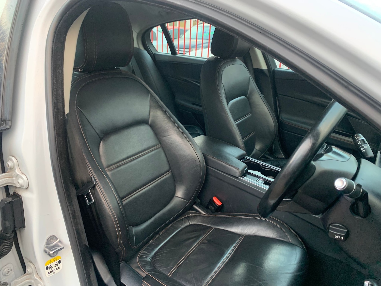 Used Jaguar XE 2016 for sale - 76830833: Photo 8