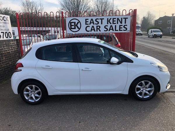 Used Peugeot 208 2016 for sale - 74261308: Photo 5