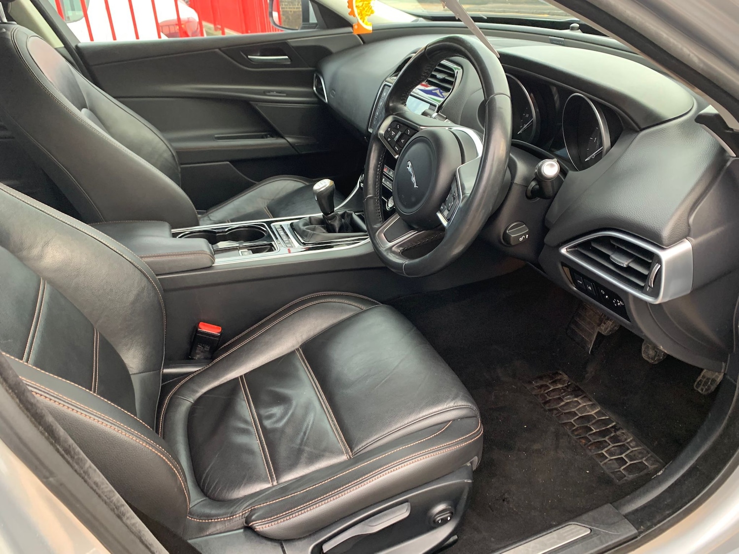 Used Jaguar XE 2017 for sale - 77148593: Photo 8