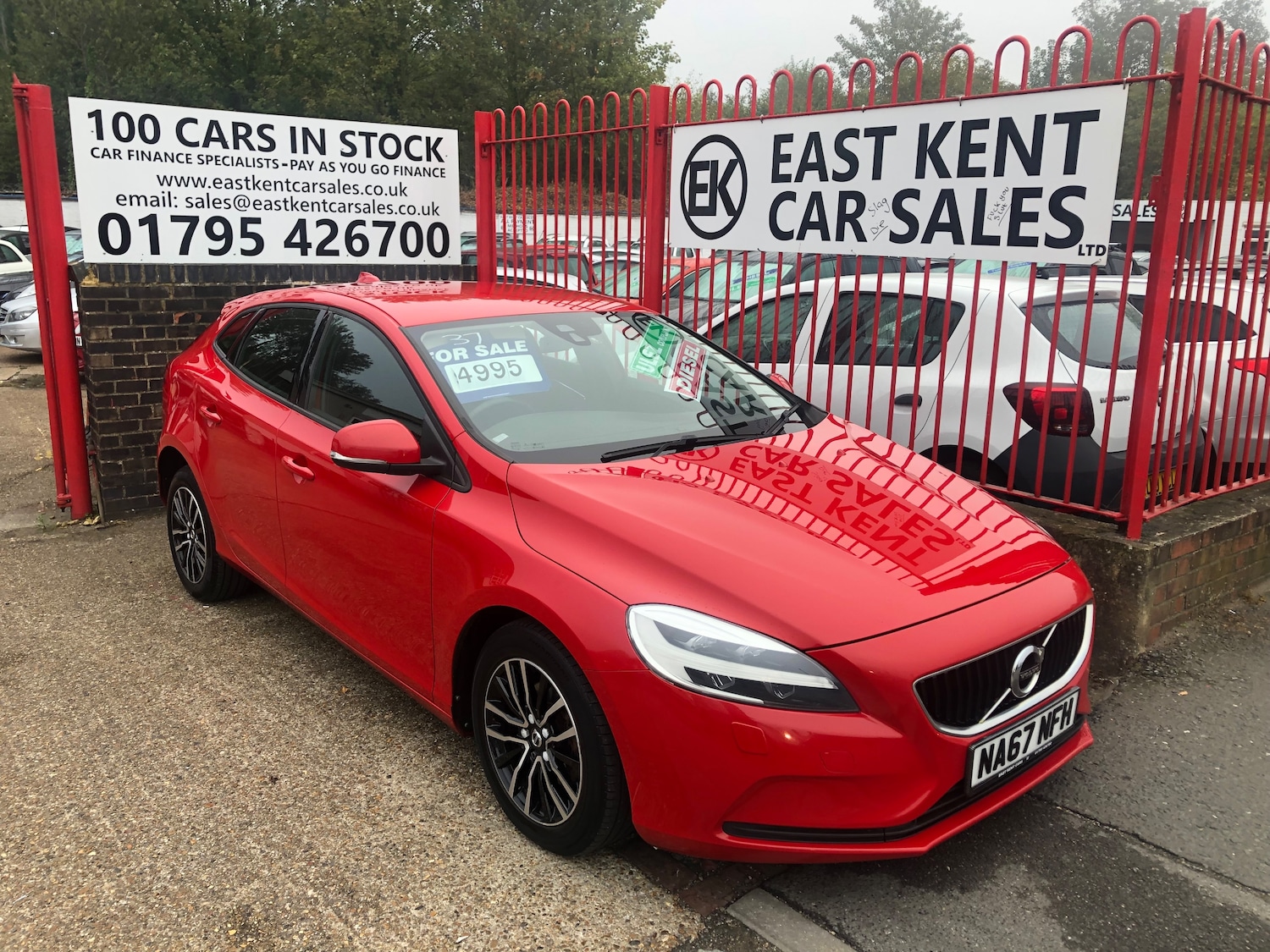 Used Volvo V40 2017 for sale - 76120162: Photo 1