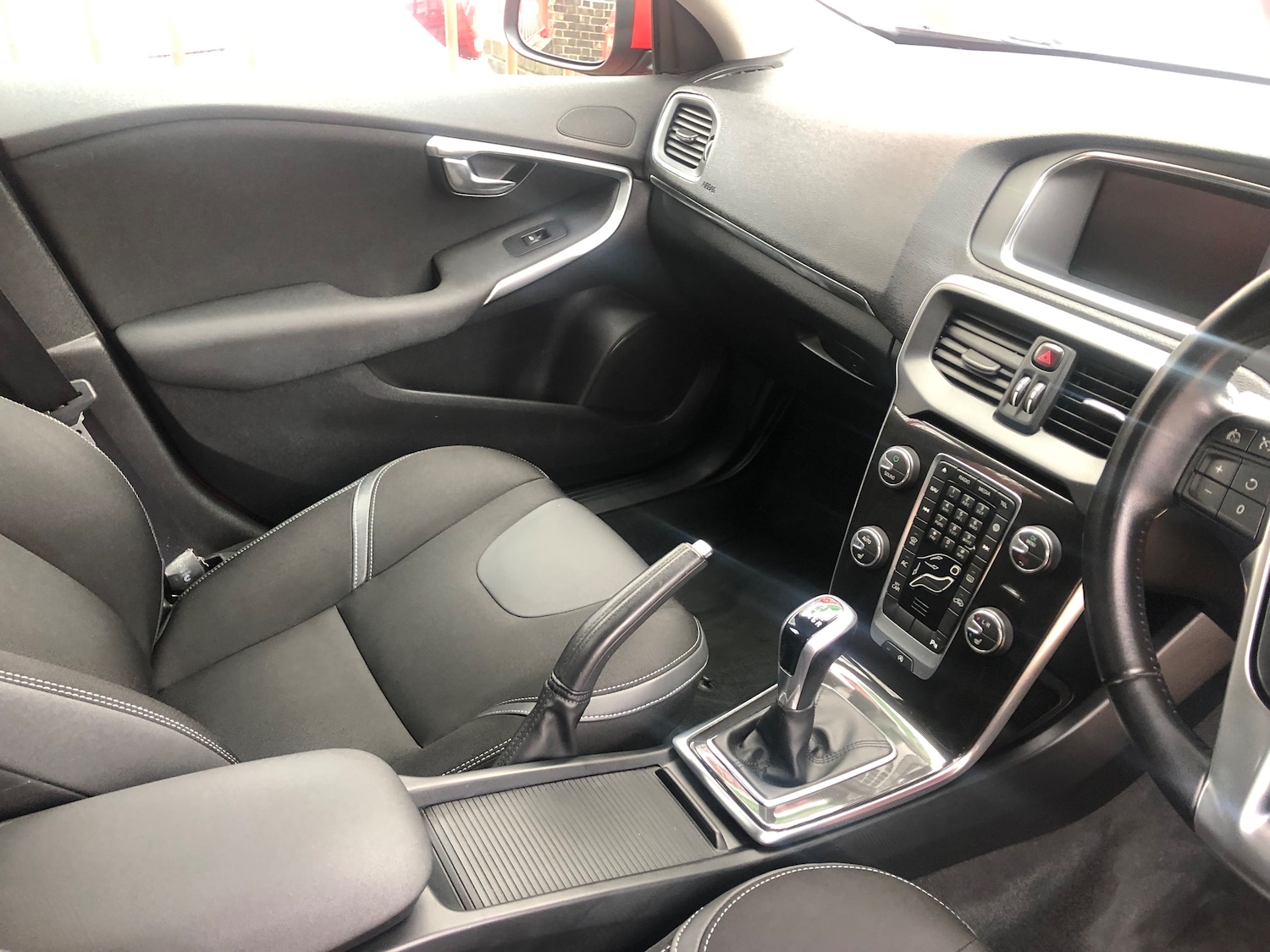 Used Volvo V40 2017 for sale - 76120162: Photo 10