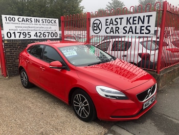 Used Volvo V40 2017 for sale - 76120162: Photo