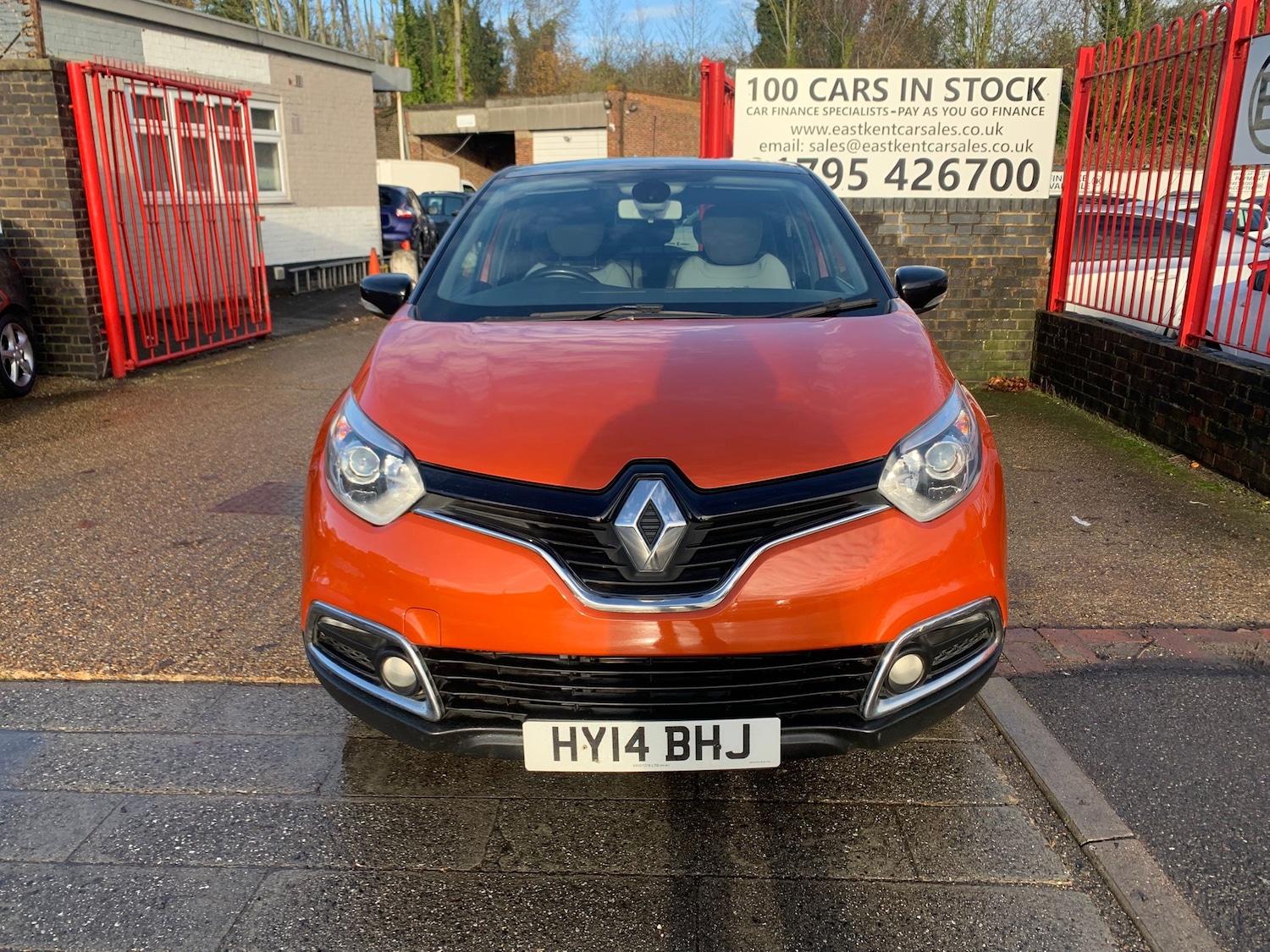 Used Renault Captur 2014 for sale - 76792441: Photo 2