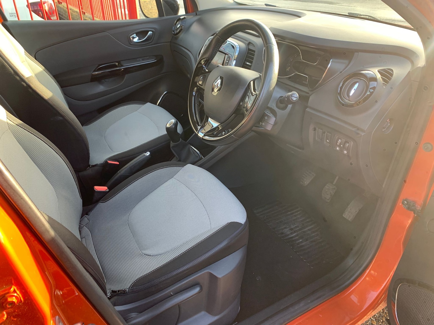 Used Renault Captur 2014 for sale - 76792441: Photo 9