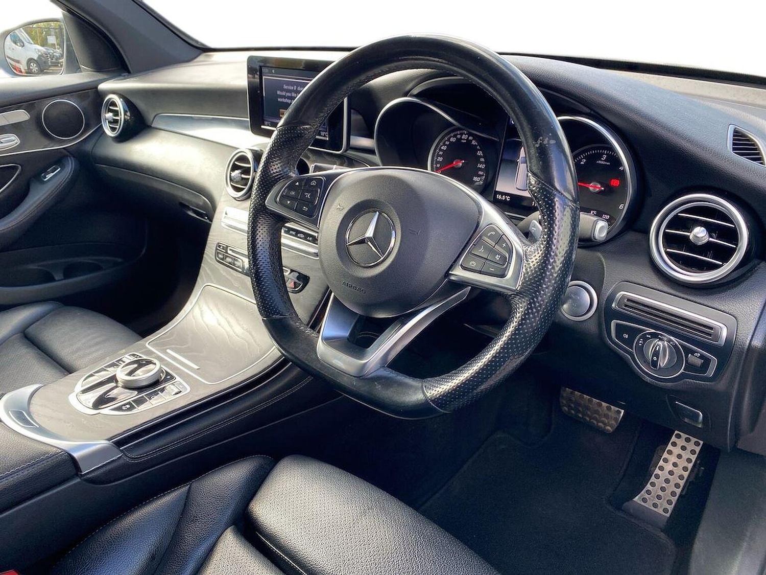 Used Mercedes-Benz GLC 2018 for sale - 76070265: Photo 15