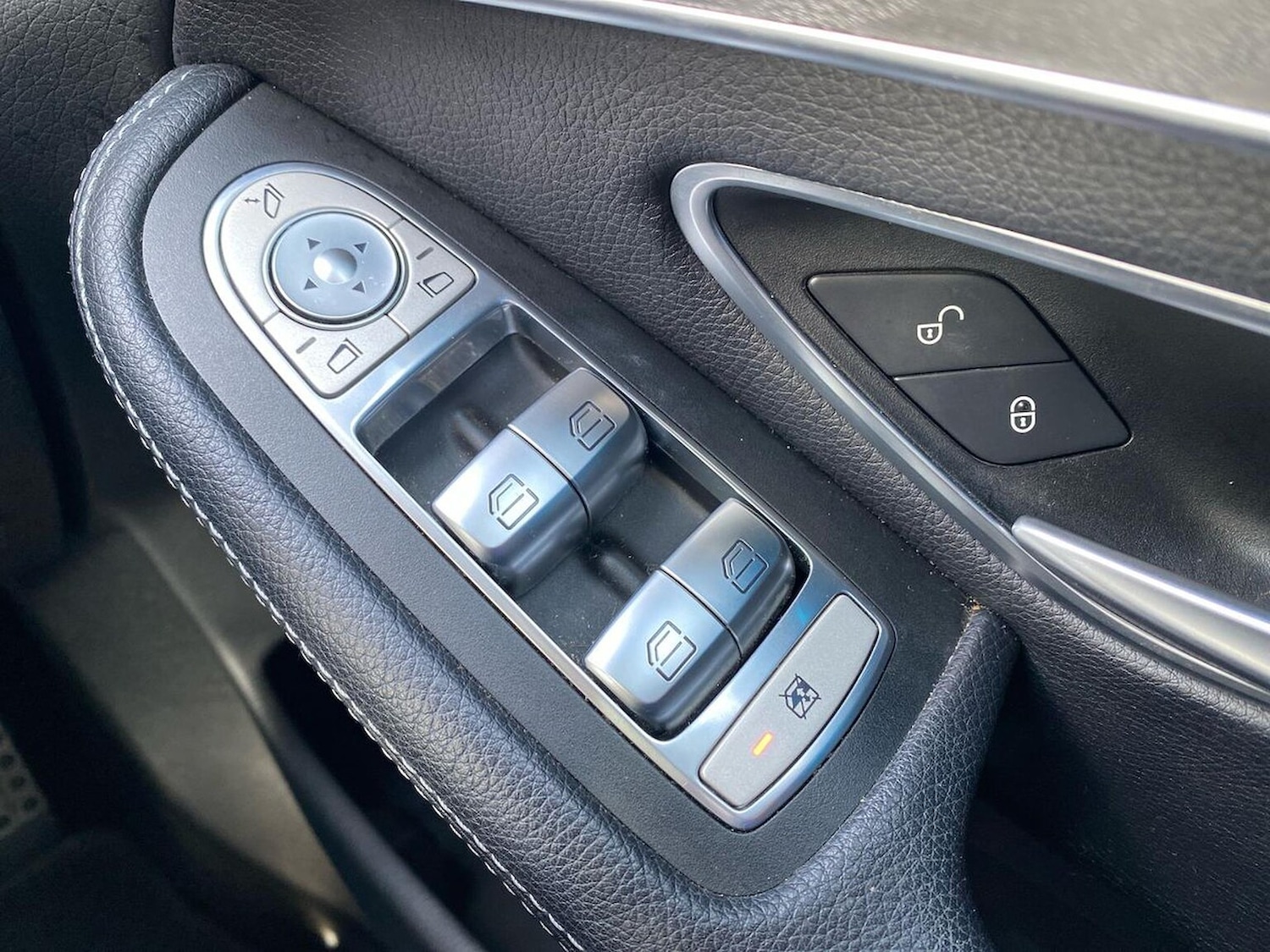 Used Mercedes-Benz GLC 2018 for sale - 76070265: Photo 21
