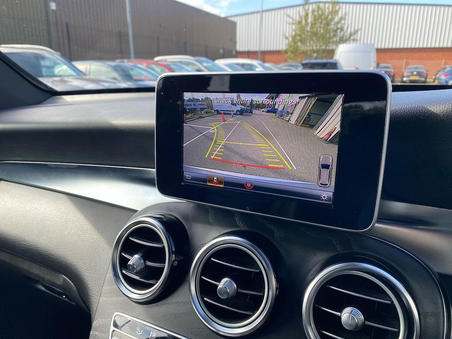 Used Mercedes-Benz GLC 2018 for sale - 76070265: Photo 23