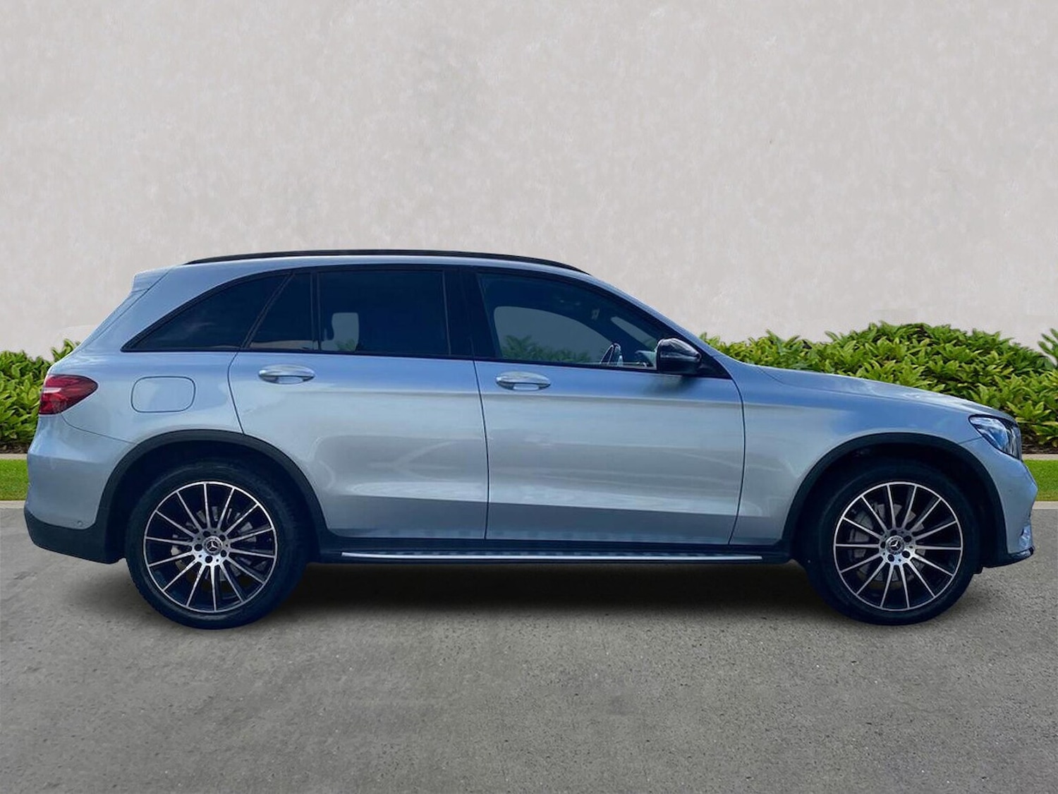 Used Mercedes-Benz GLC 2018 for sale - 76070265: Photo 3