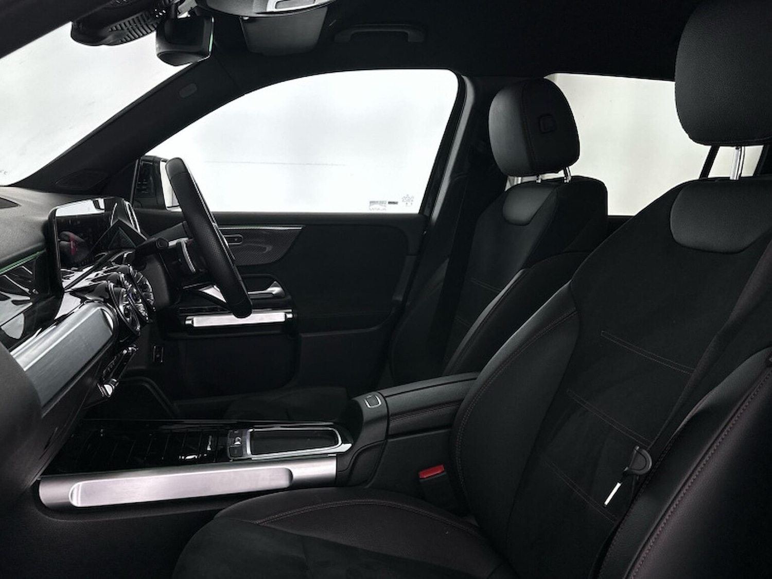 Used Mercedes-Benz GLB 2024 for sale - 76490557: Photo 3