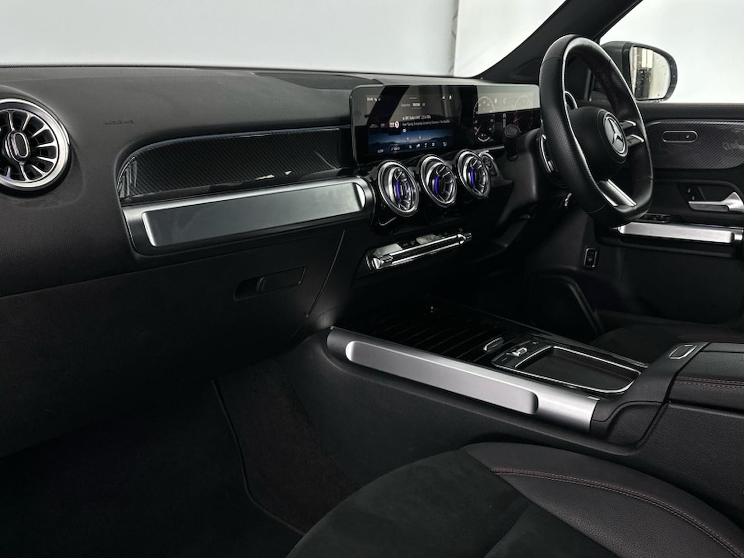 Used Mercedes-Benz GLB 2024 for sale - 76490559: Photo 5