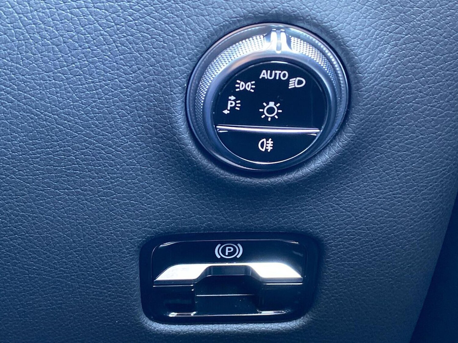 Used Mercedes-Benz GLC 2023 for sale - 76027558: Photo 22