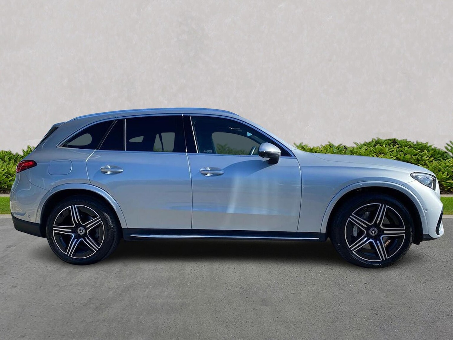 Used Mercedes-Benz GLC 2023 for sale - 76027558: Photo 3