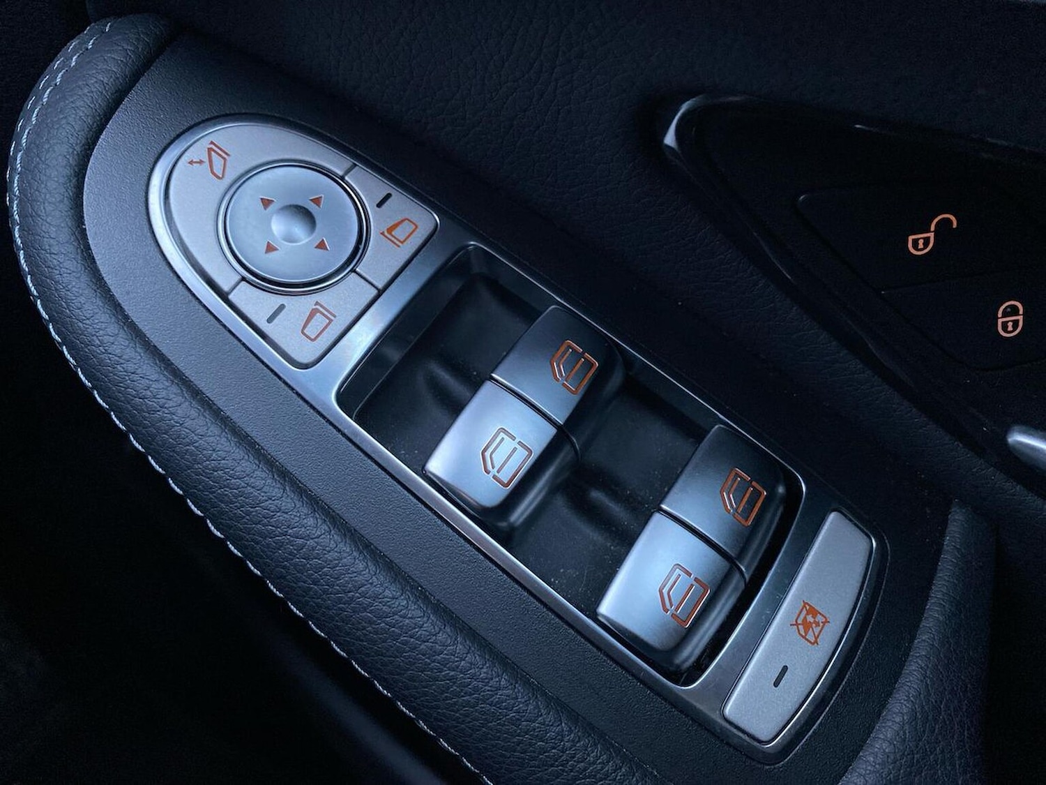 Used Mercedes-Benz GLC 2022 for sale - 76974528: Photo 21