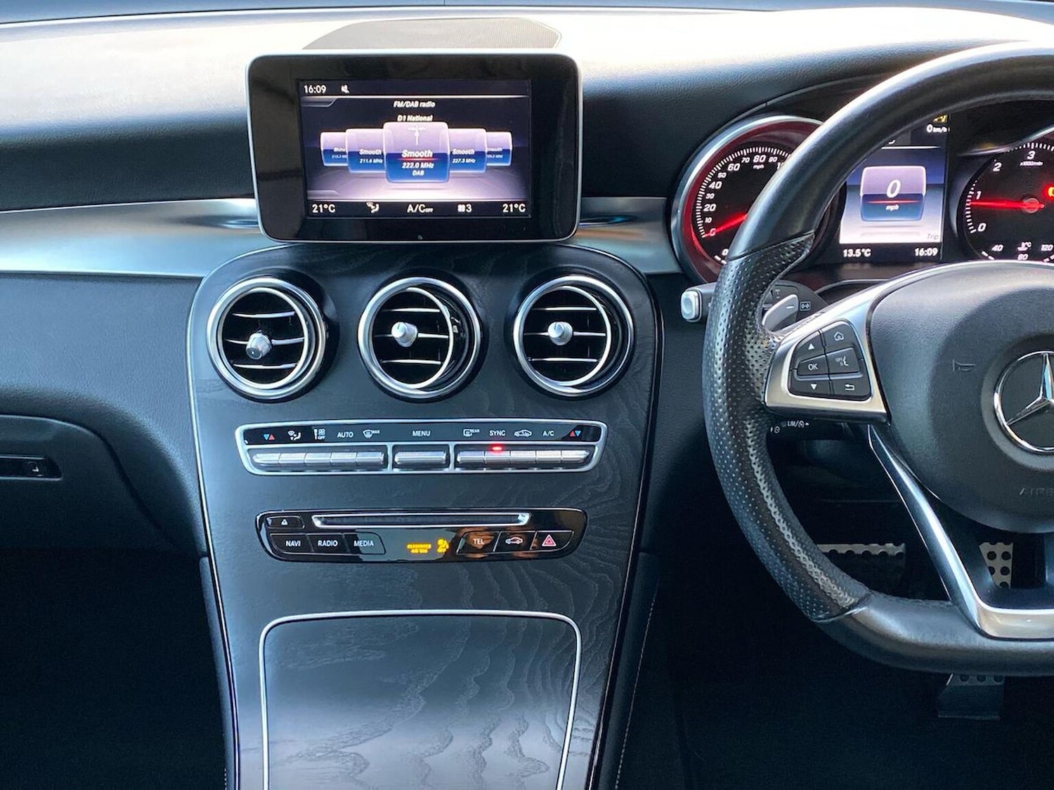 Used Mercedes-Benz GLC 2018 for sale - 76403428: Photo 13