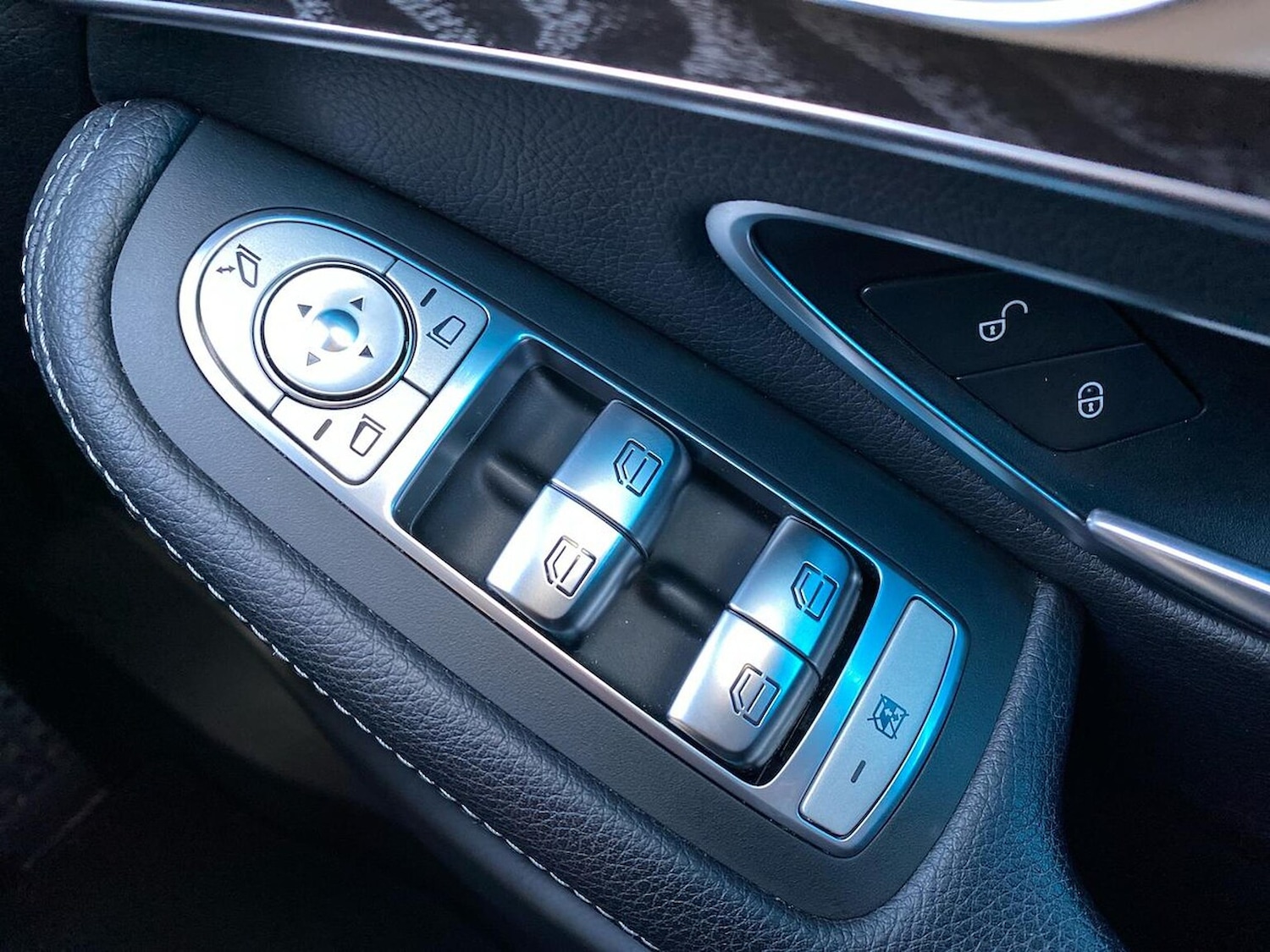 Used Mercedes-Benz GLC 2018 for sale - 76403428: Photo 21