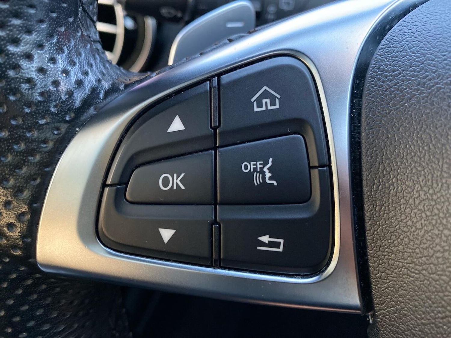 Used Mercedes-Benz GLC 2018 for sale - 76403428: Photo 26